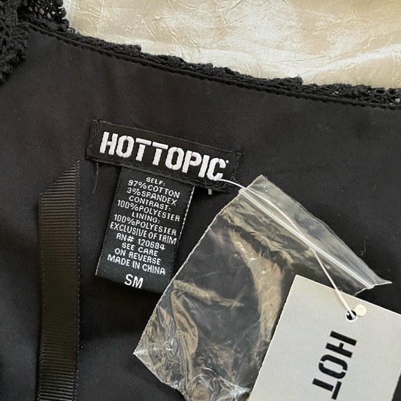 NWT Hot Topic red and black floral ruffle dress - Picture 6 of 14